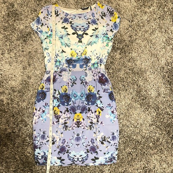 Guess ~ Lilac Floral Dress ~ Size XS - Picture 7 of 7